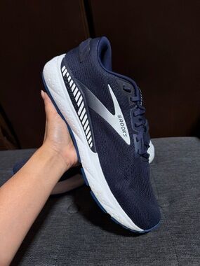 Brooks Beast GTS Stability running shoes 
Men’s Size 12